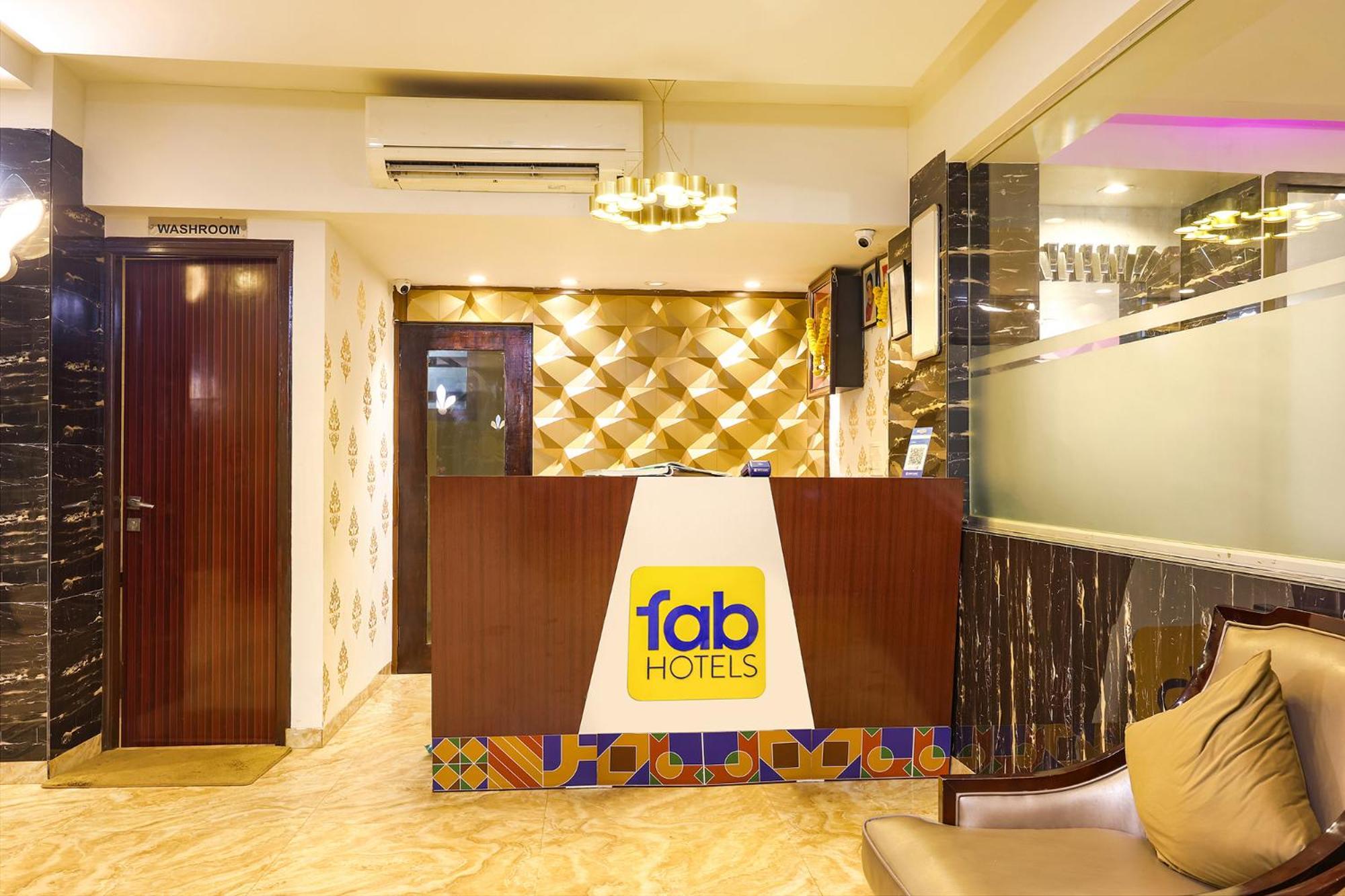 Fabhotel Prime Sarala Crown With Pool - Nr Calangute Beach Eksteriør bilde