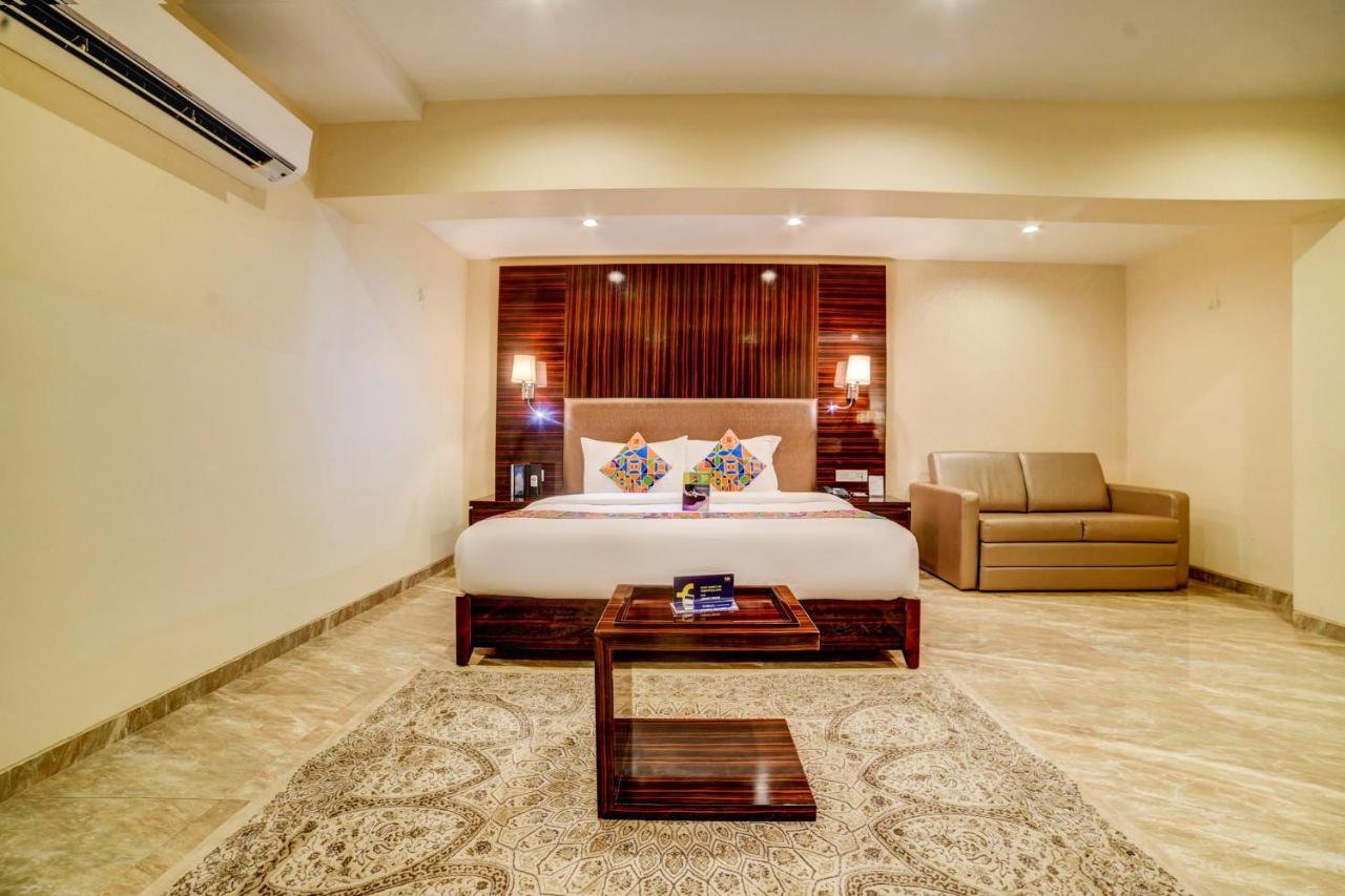 Fabhotel Prime Sarala Crown With Pool - Nr Calangute Beach Eksteriør bilde