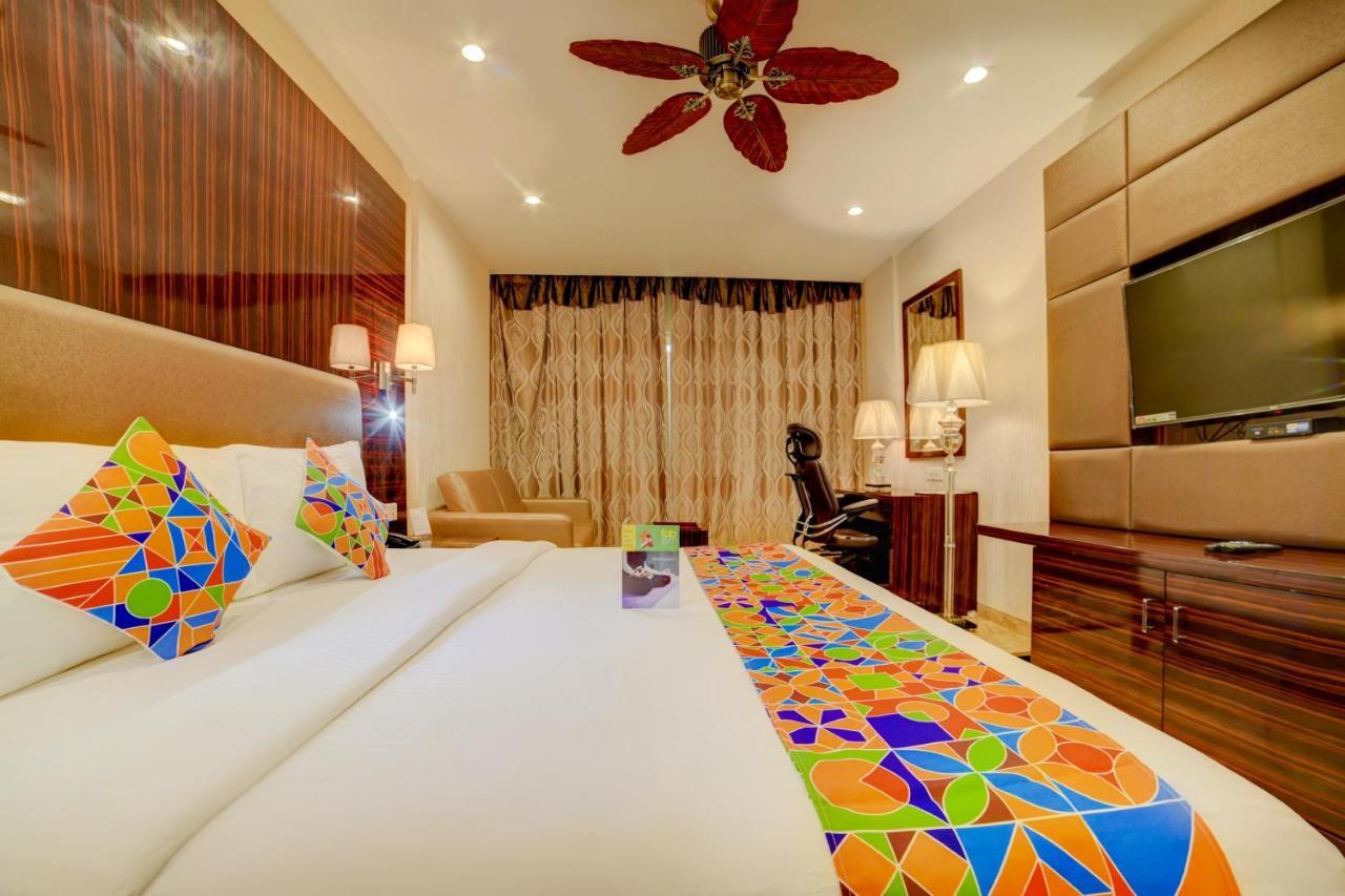 Fabhotel Prime Sarala Crown With Pool - Nr Calangute Beach Eksteriør bilde