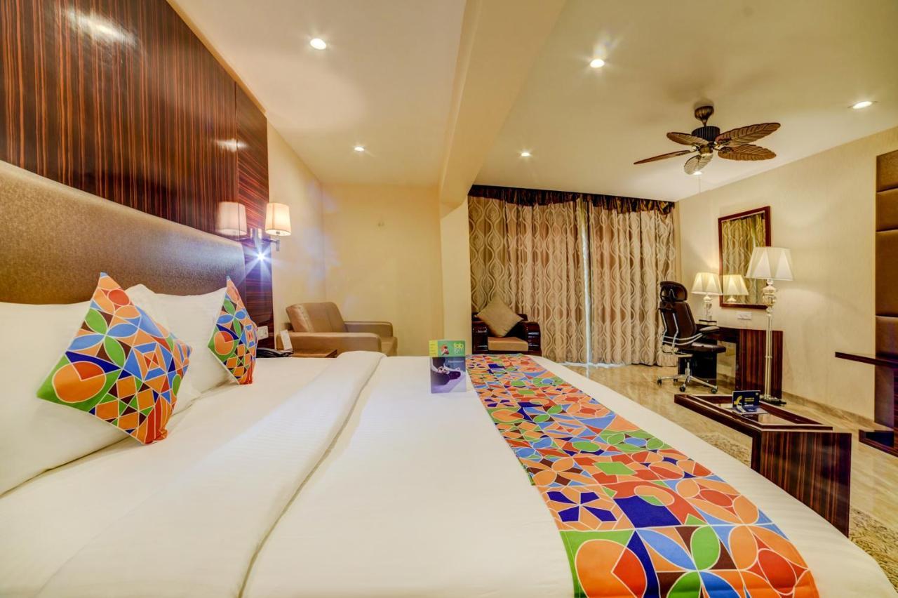 Fabhotel Prime Sarala Crown With Pool - Nr Calangute Beach Eksteriør bilde